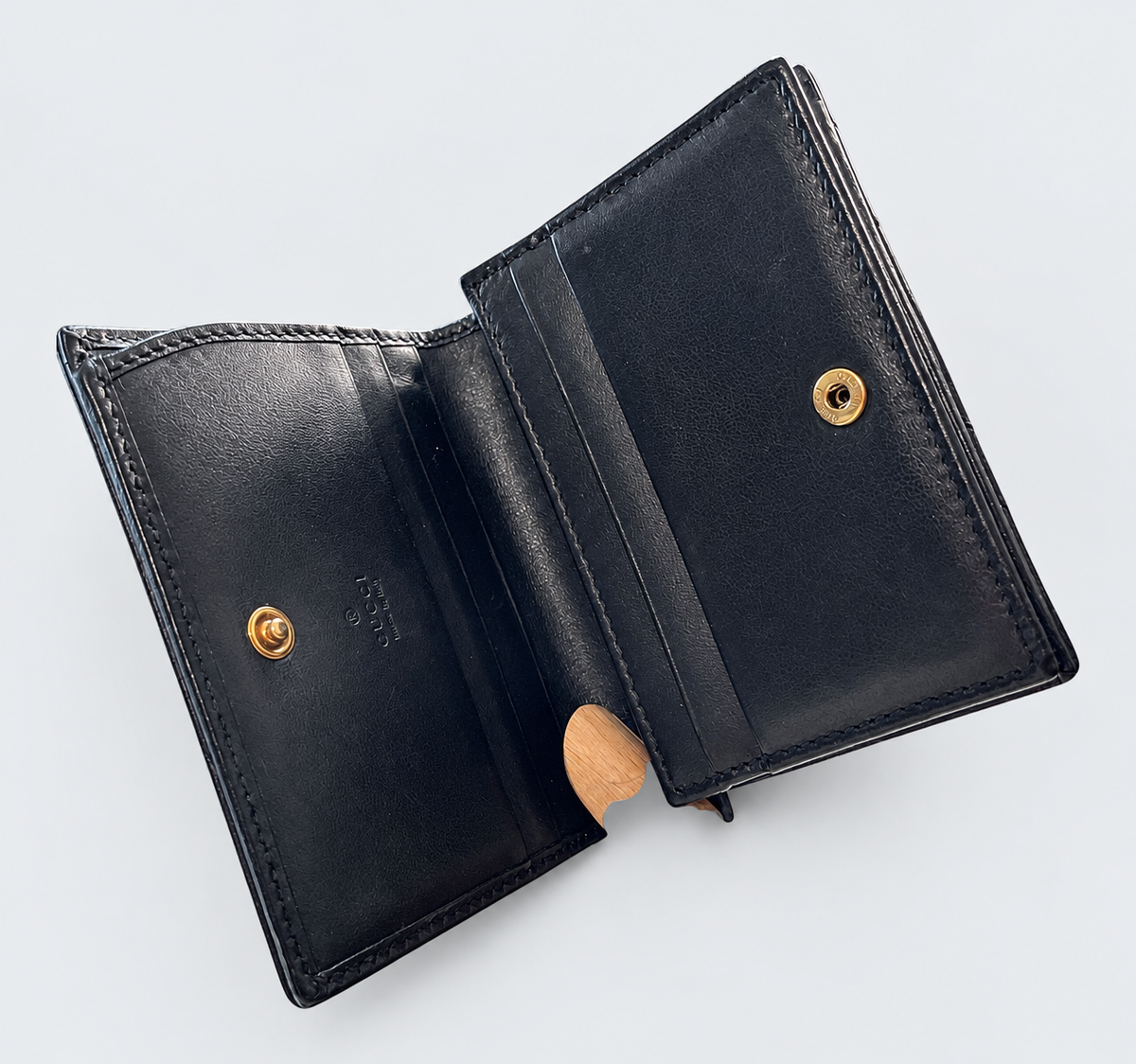 Gucci Matelassé Chevron Wallet in Black