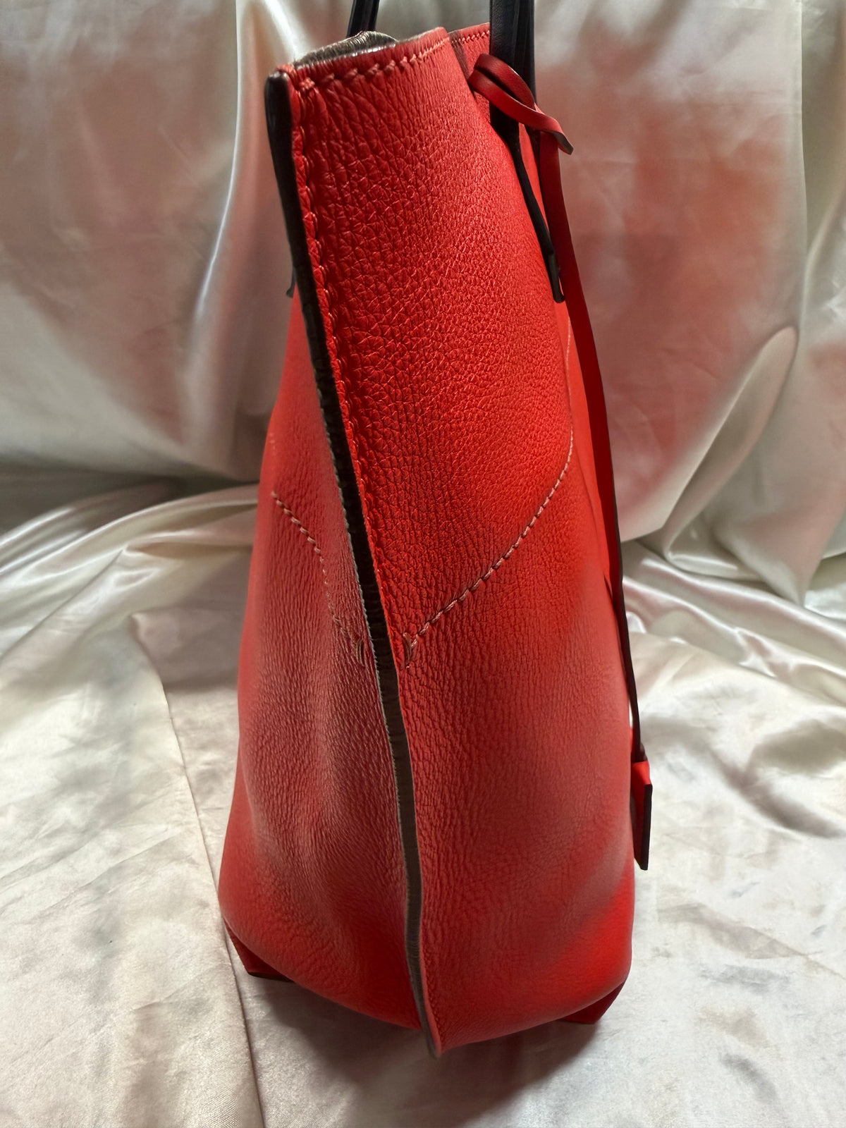 Fendi All in Leather Shopper Vertical Tote