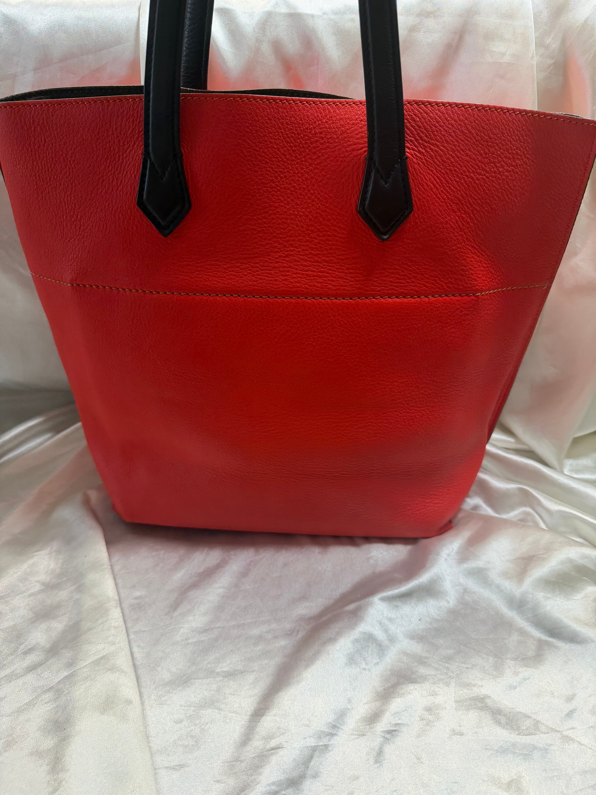 Fendi All in Leather Shopper Vertical Tote
