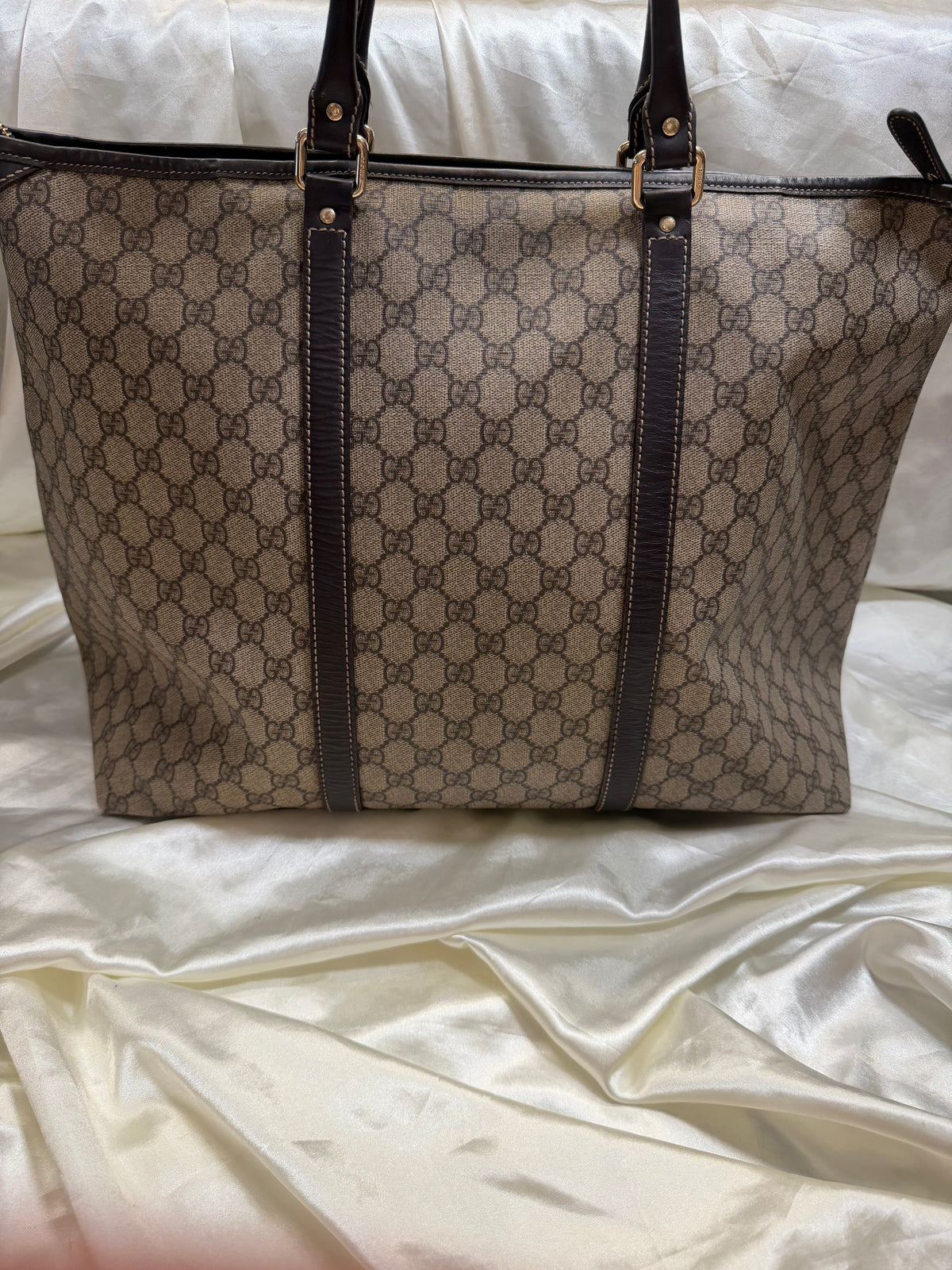 Gucci Monogram Supreme Joy Tote Medium Zipper