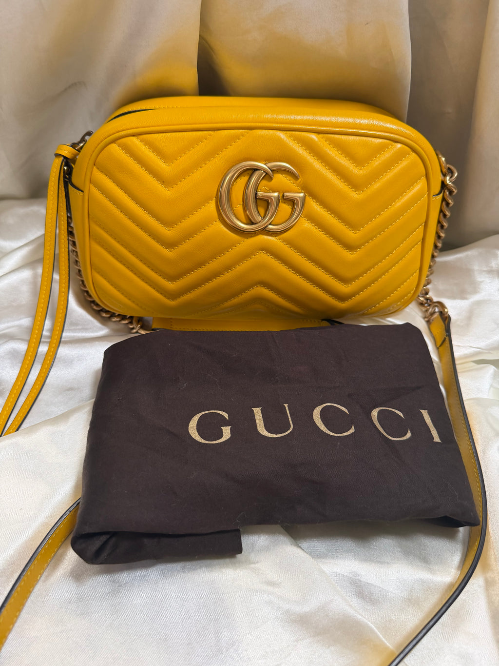 Gucci Marmont Matelasse Camera Bag Crossbody Sling Small in Yellow