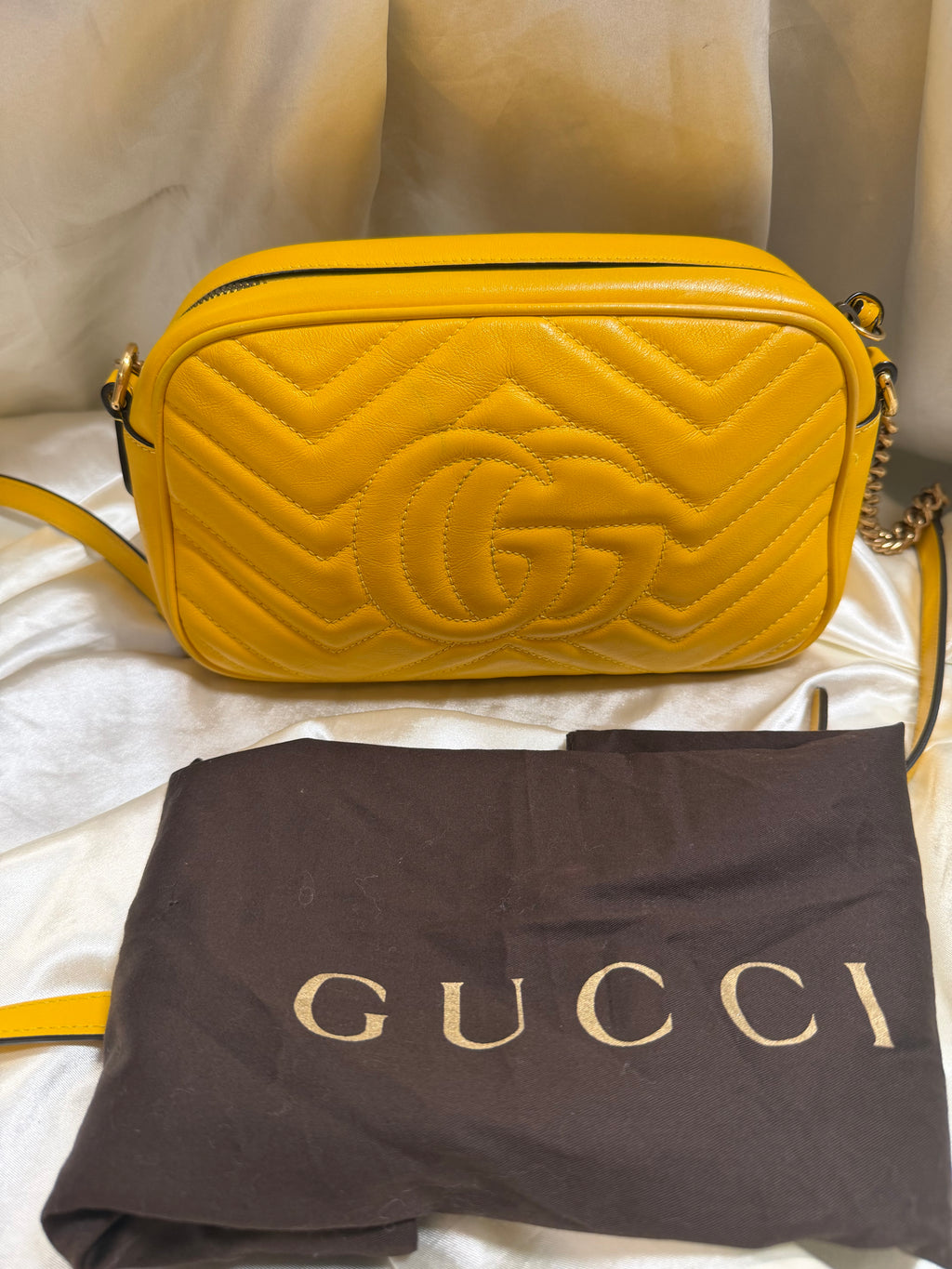 Gucci Marmont Matelasse Camera Bag Crossbody Sling Small in Yellow
