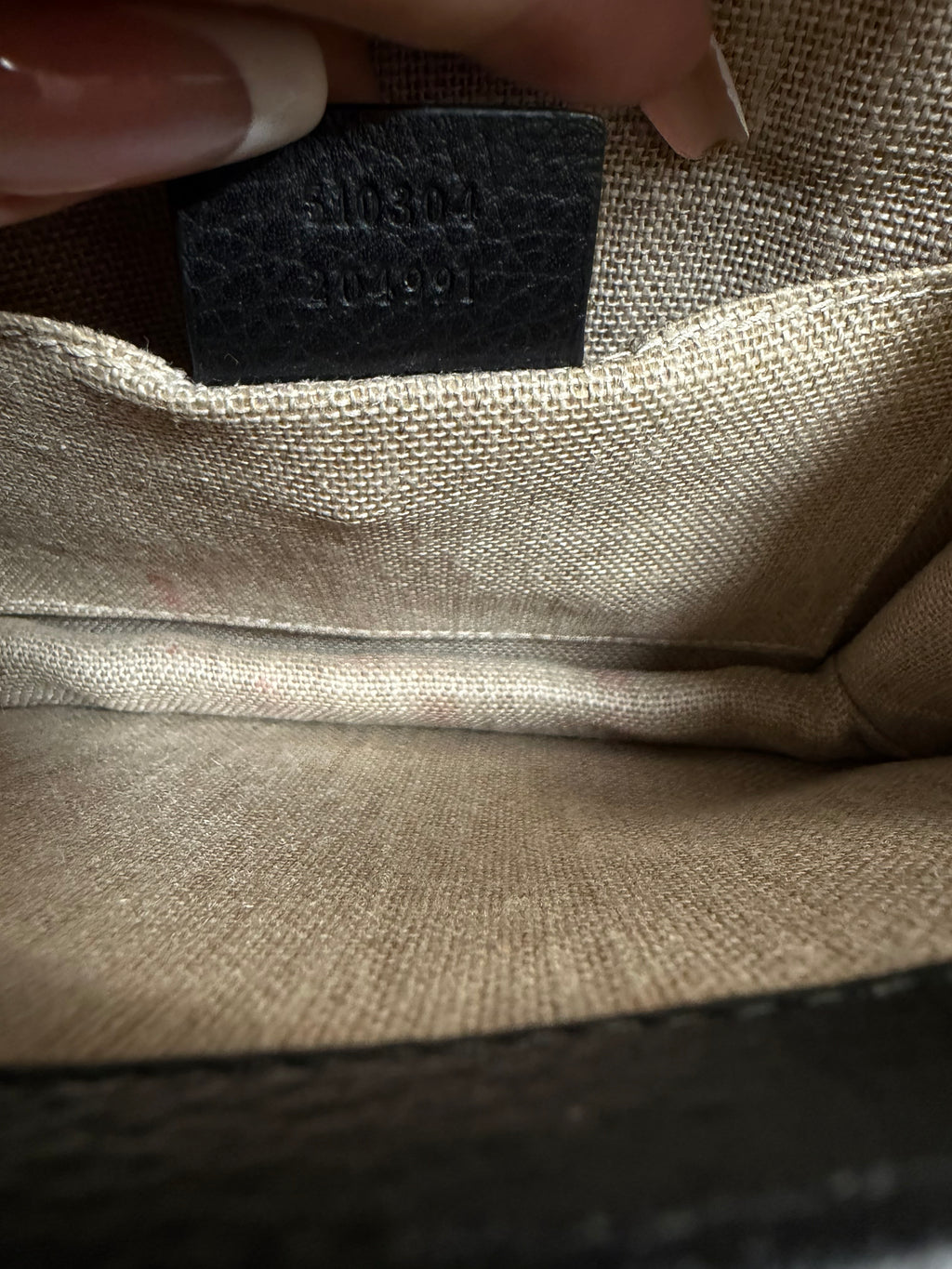 Gucci Pebbled Leather Dollar Interlocking Camera Crossbody Bag Sling