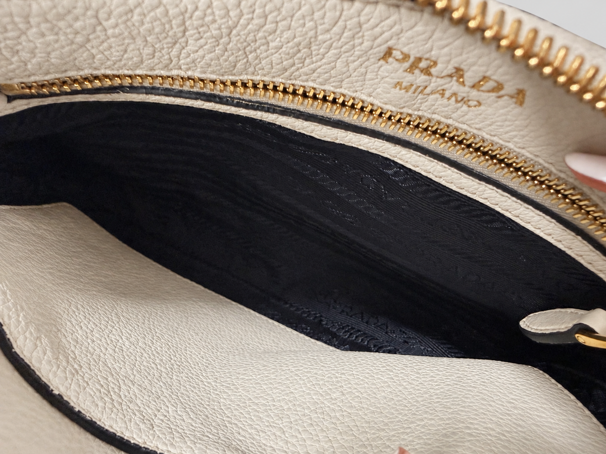 Prada Vitello Daino Flat Zipper Messenger Crossbody Sling