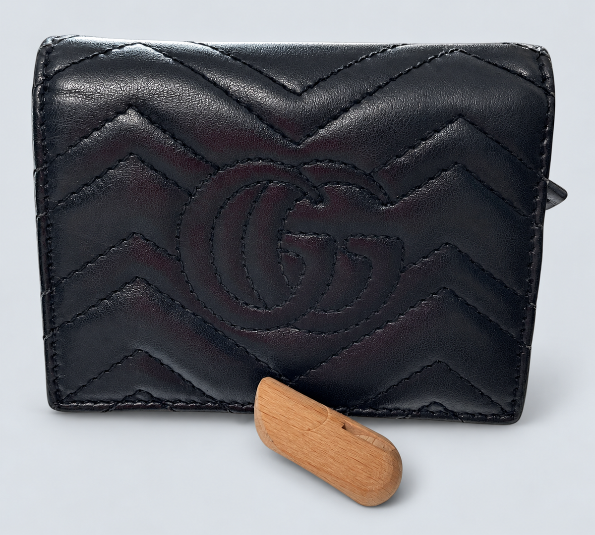 Gucci Matelassé Chevron Wallet in Black