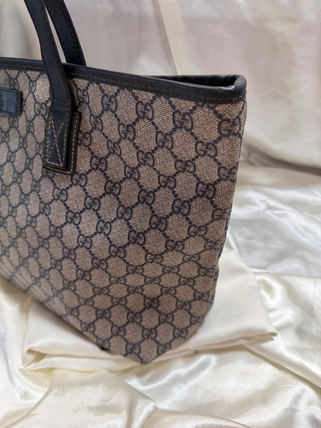 Gucci Supreme Plus Zipper Tote Monogram Coated Canvas