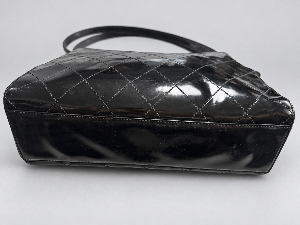 Chanel Quilted Vintage Patent Hobo Shoulder Bag
