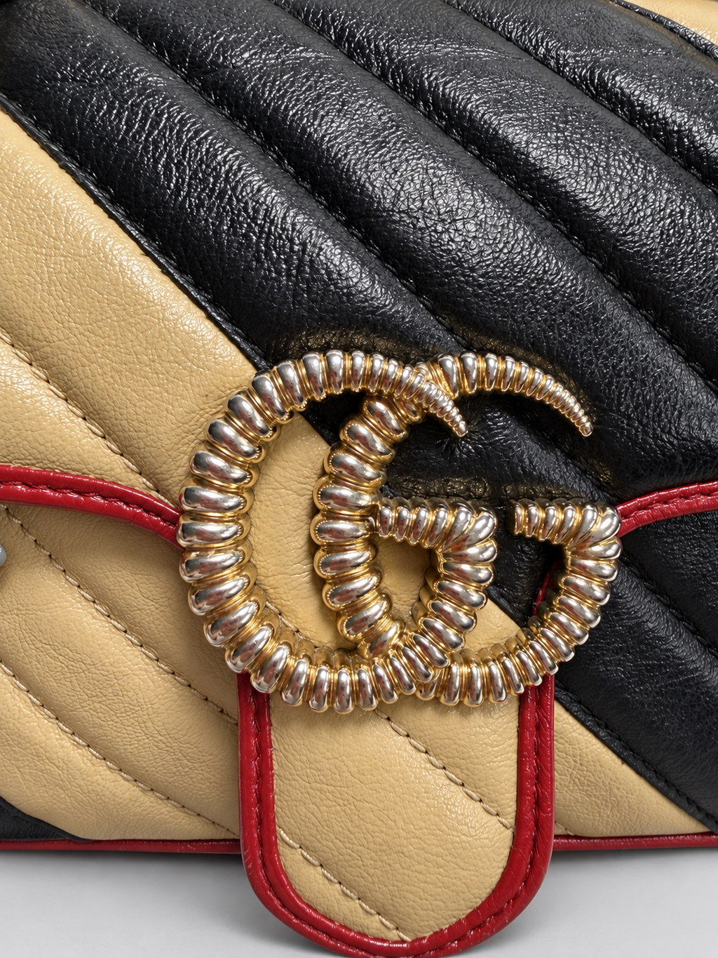 Gucci Marmont Quilted Diagonal Matelasse Crossbody Messenger