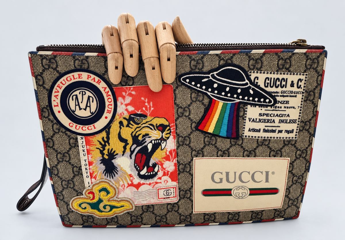 Gucci GG Supreme Zip Pouch Clutch