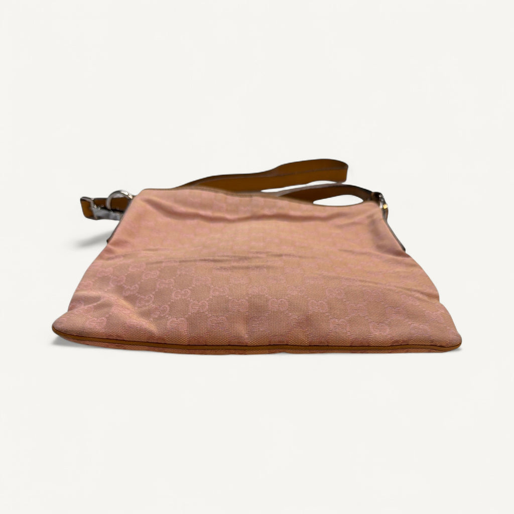 Gucci Flat Messenger Zipper Crossbody Messenger Bag in Pink