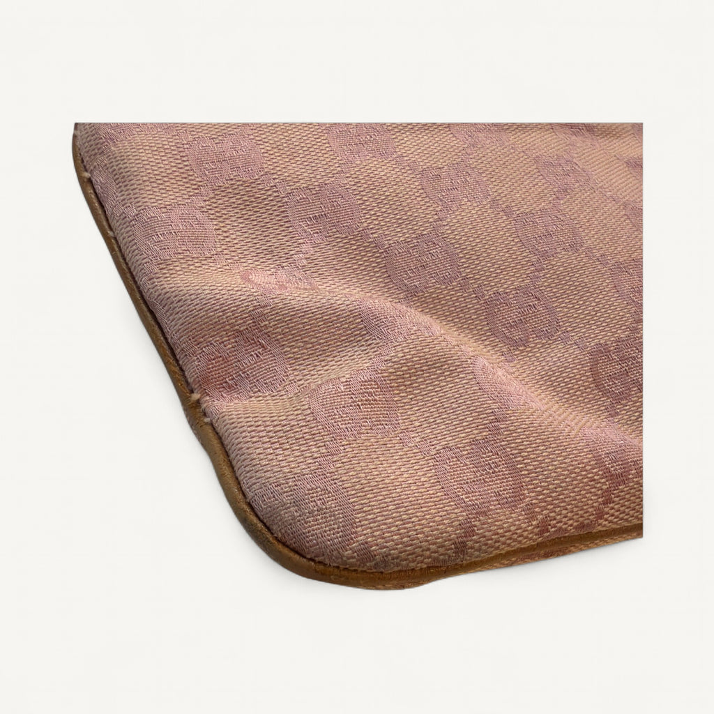 Gucci Flat Messenger Zipper Crossbody Messenger Bag in Pink