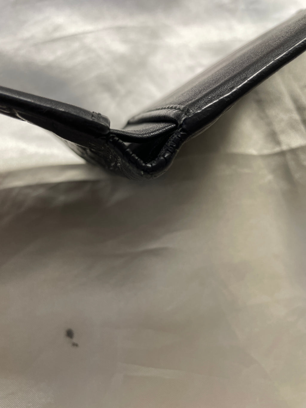 Gucci Guccissima Bifold Wallet in Black
