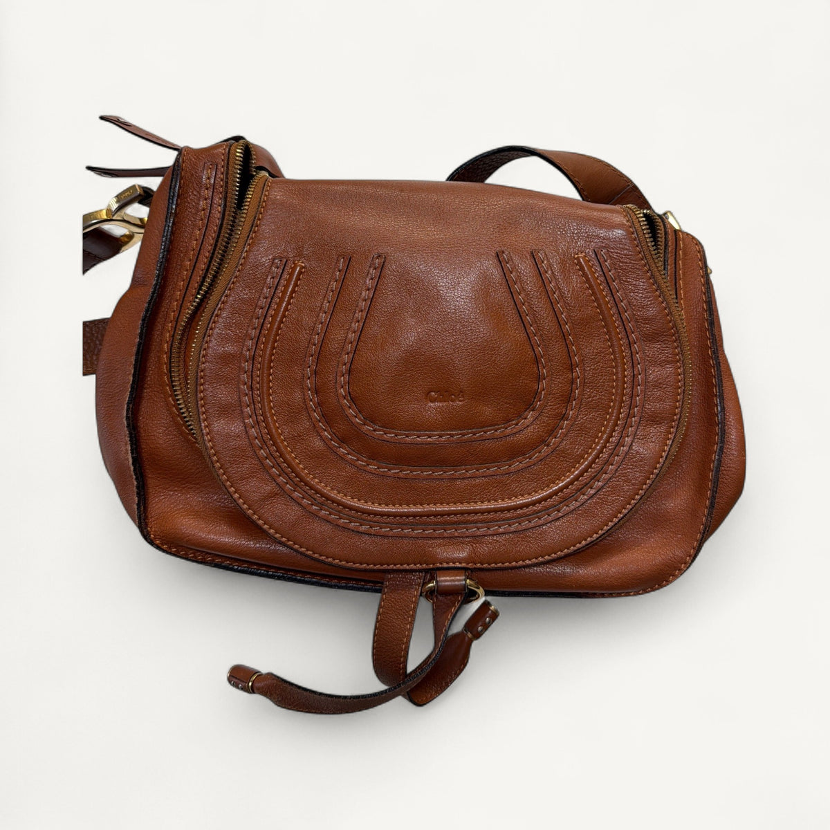 Chloe Sling Brown Messenger Bag in Brown