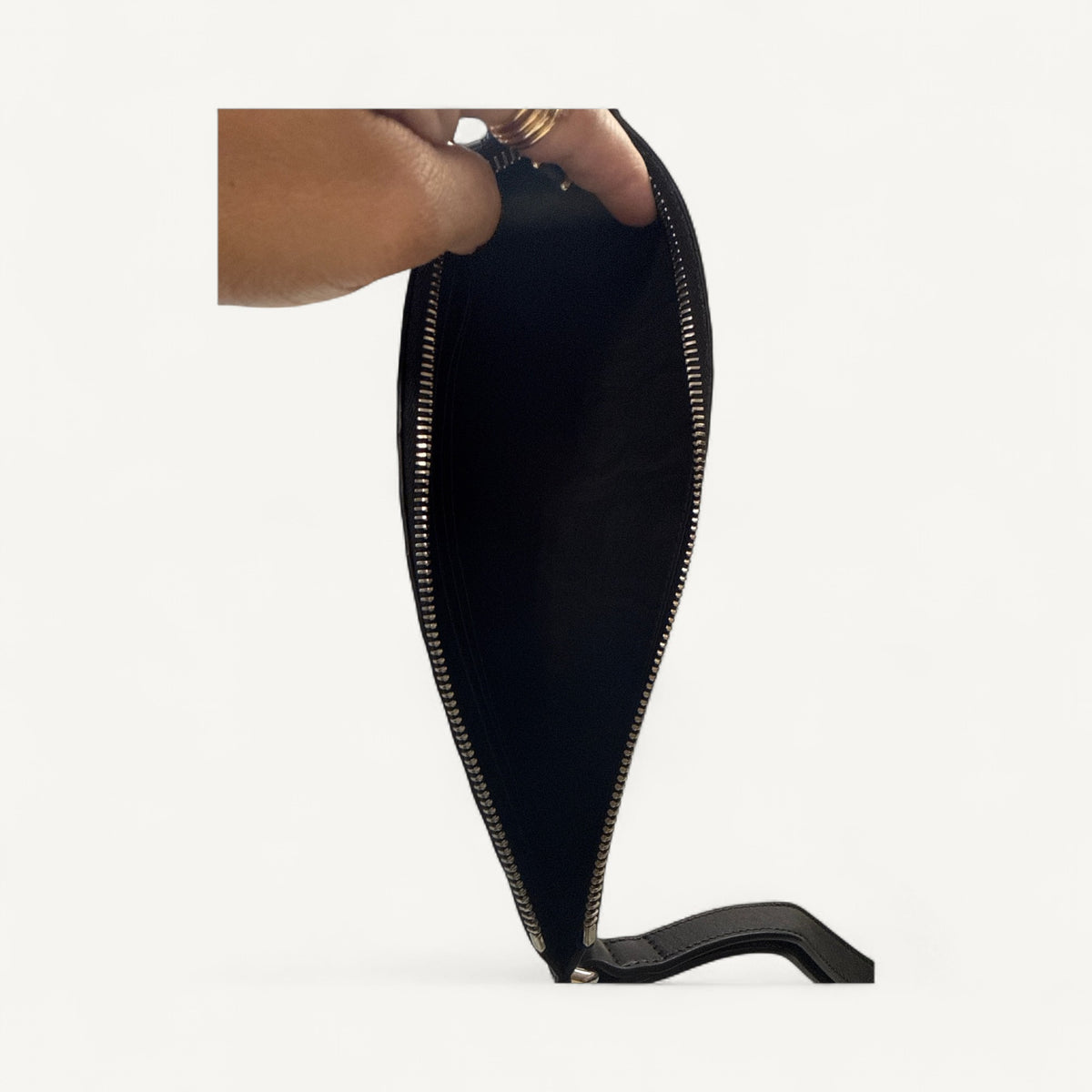 Gucci Microguccissima Clutch in Black