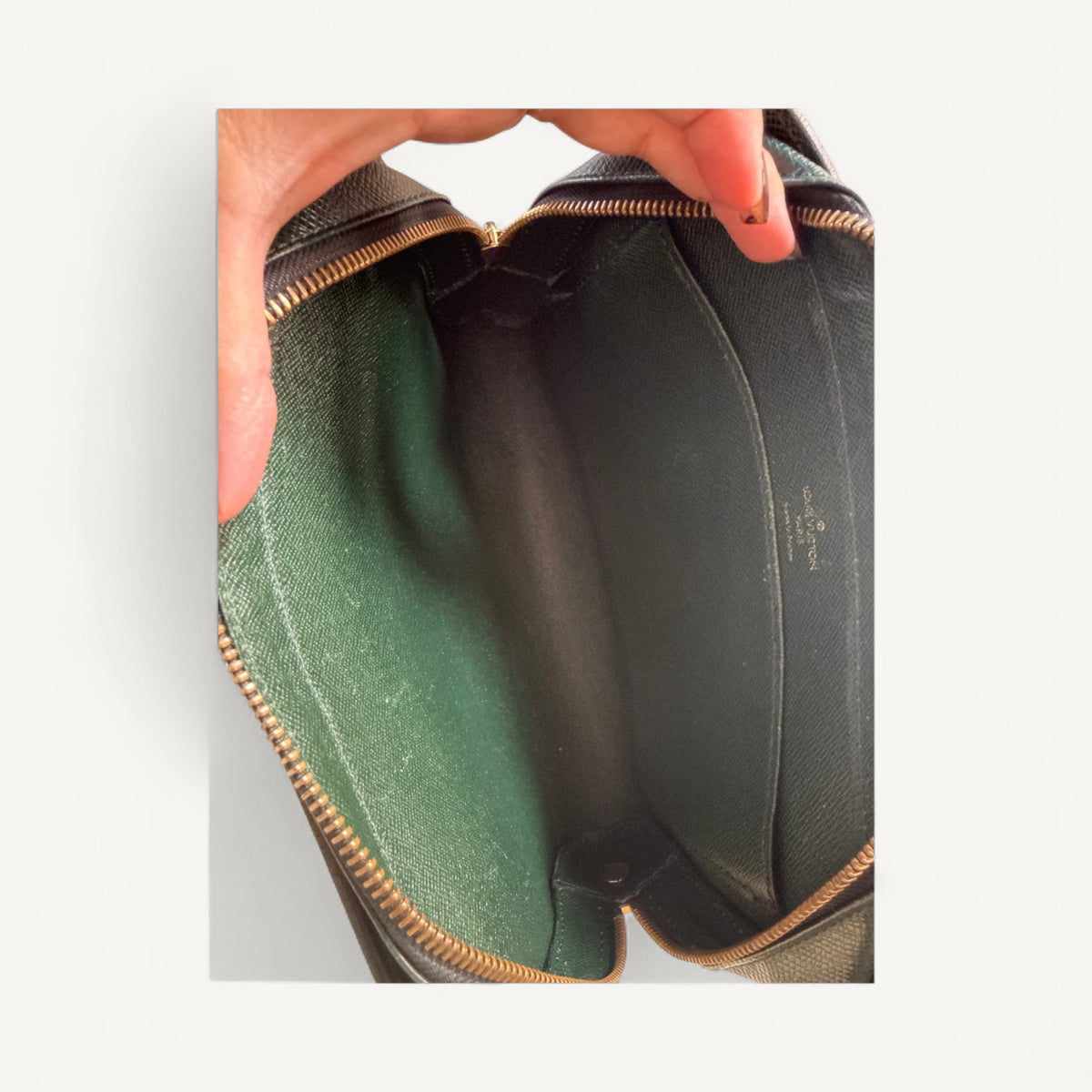 Louis Vuitton Taiga Clutch in Green