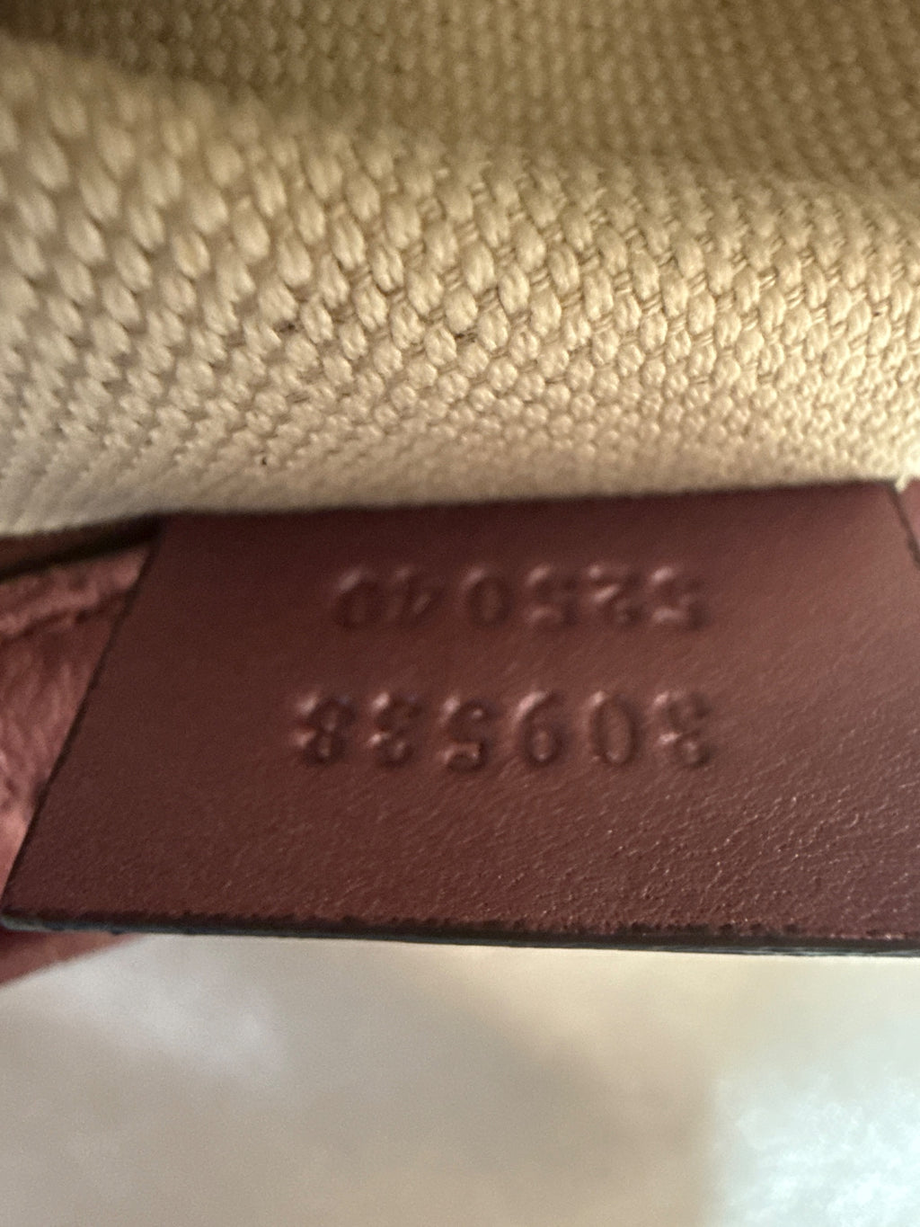 Gucci Guccissima Bree Camera Crossbody Bag in Metallic Pink