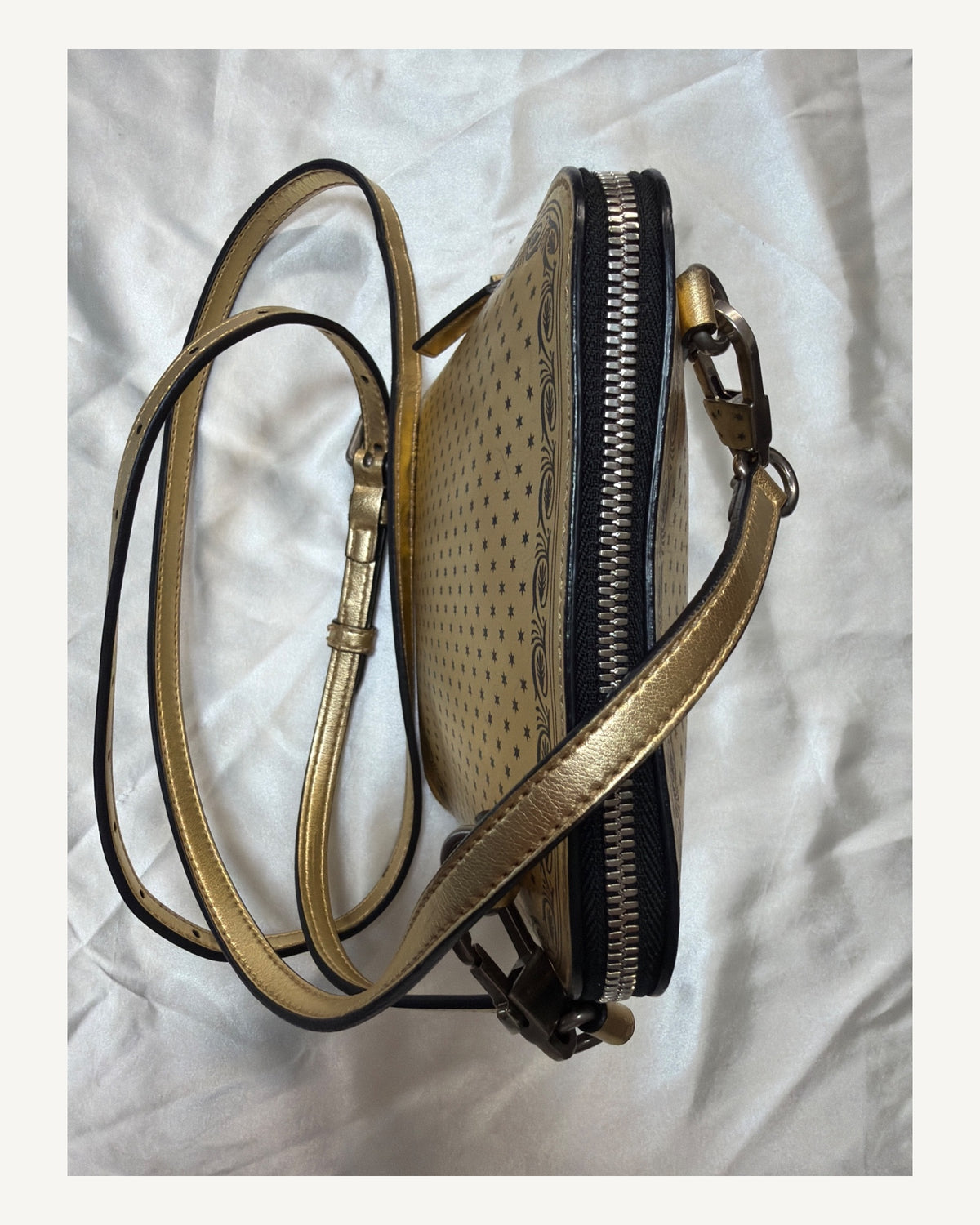 Gucci Sega Stars Metallic Gold in Gold