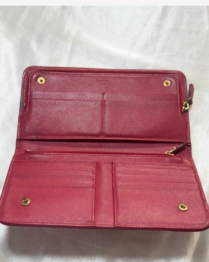 Prada Wallet in Pink