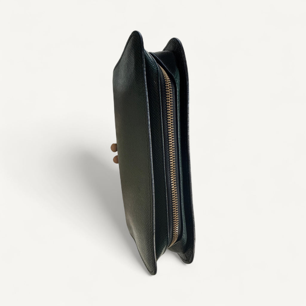 Louis Vuitton Taiga Clutch in Green