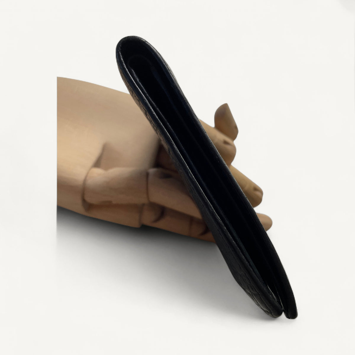 Gucci Guccissima Bifold Wallet in Black